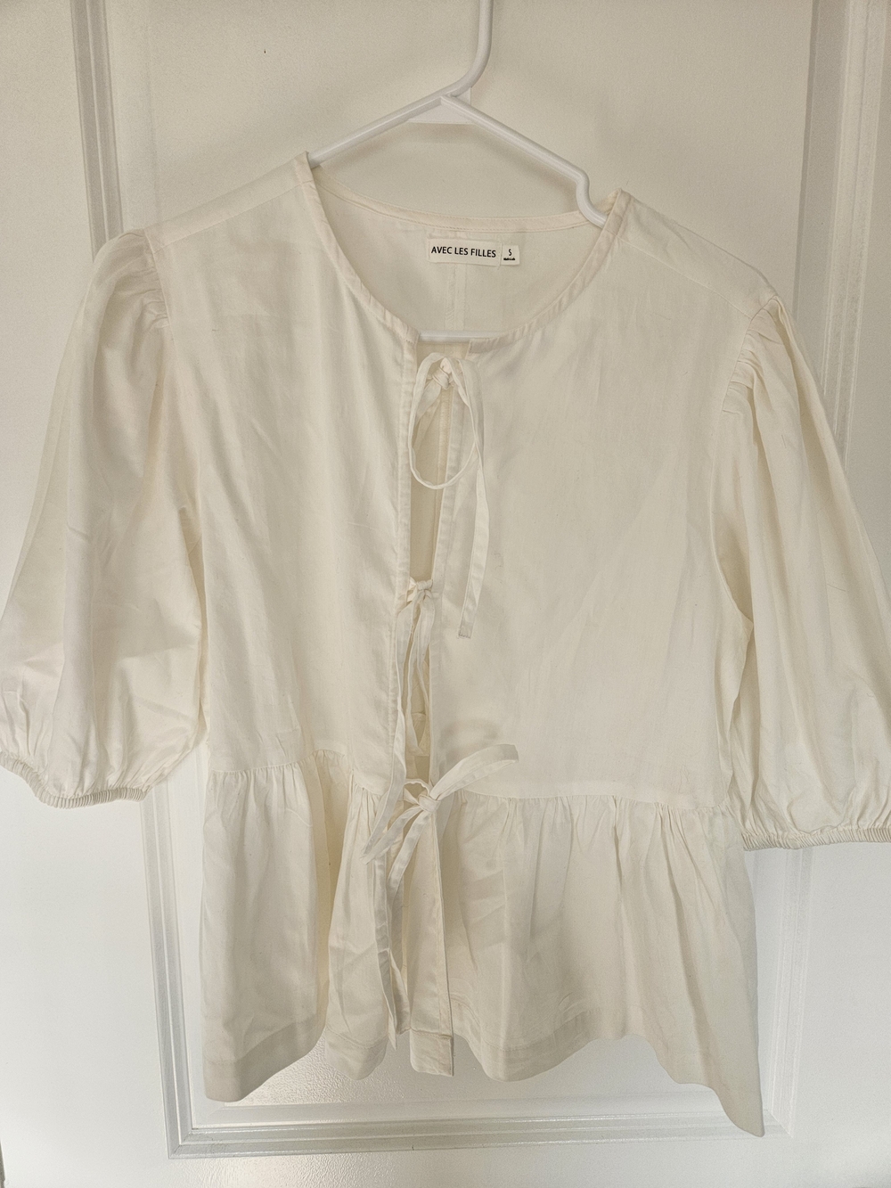 Avec Les Filles Ivory Tie-Front Peasant Blouse